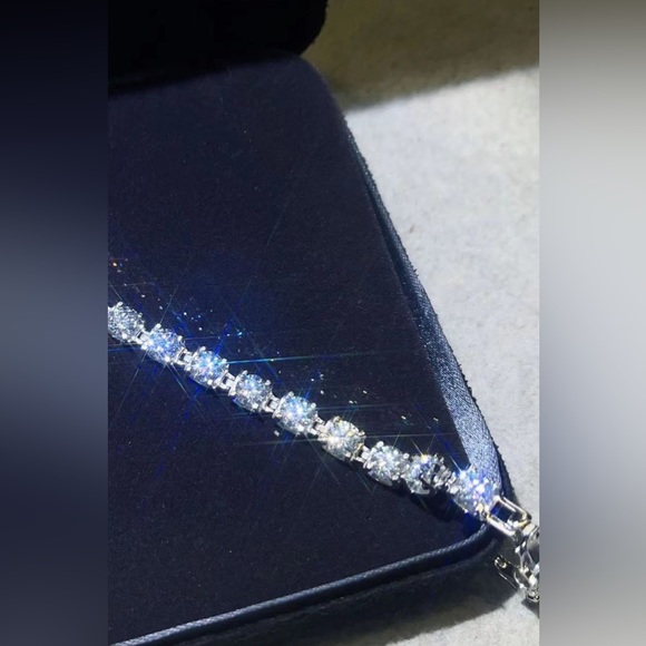 10 Carat Moissanite Diamond Women’s Sterling Silver Tennis Bracelet - Picture 5 of 6